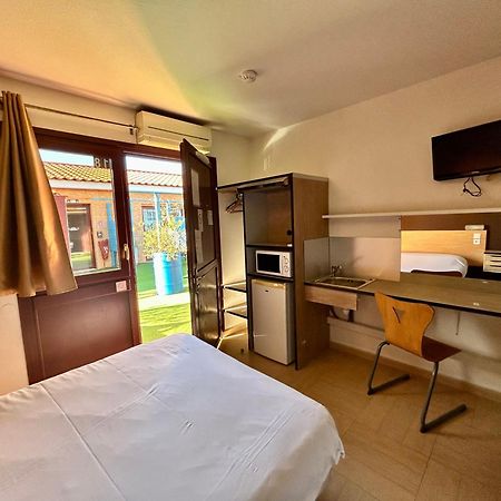 Hotel Acajou أرجيليه- سور- مير المظهر الخارجي الصورة