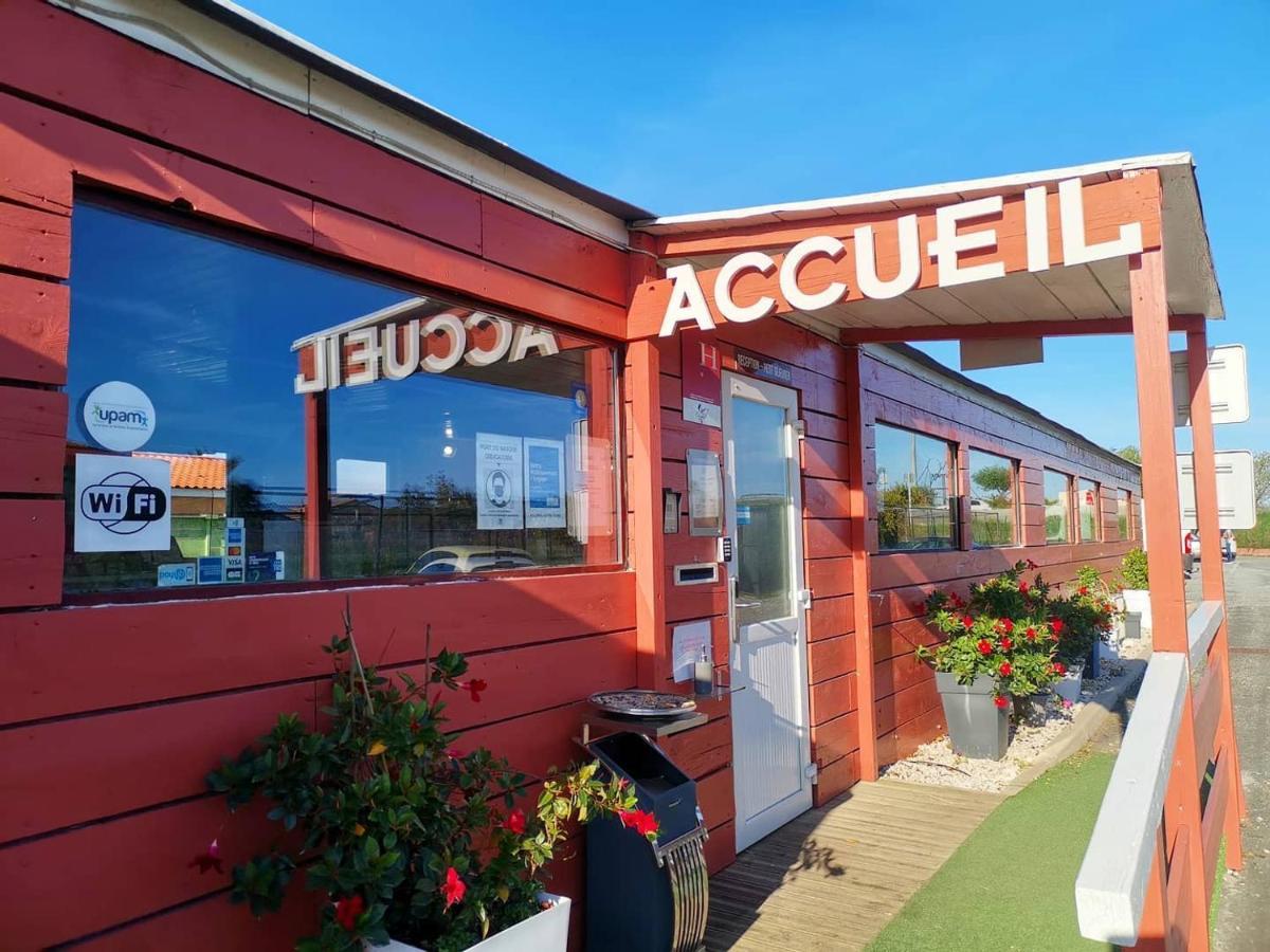 Hotel Acajou أرجيليه- سور- مير المظهر الخارجي الصورة