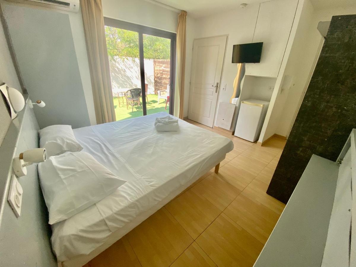 Hotel Acajou أرجيليه- سور- مير المظهر الخارجي الصورة