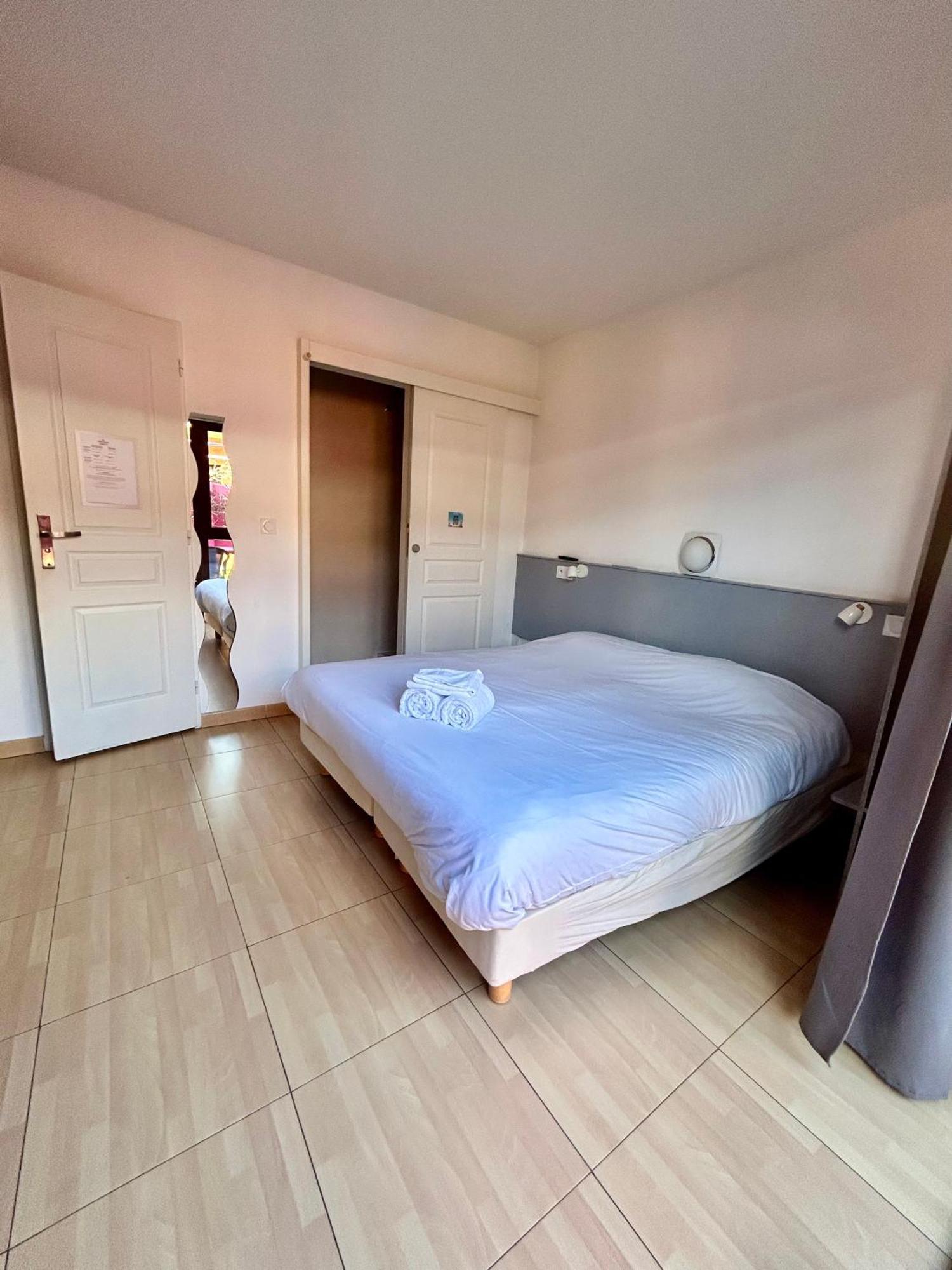 Hotel Acajou أرجيليه- سور- مير المظهر الخارجي الصورة